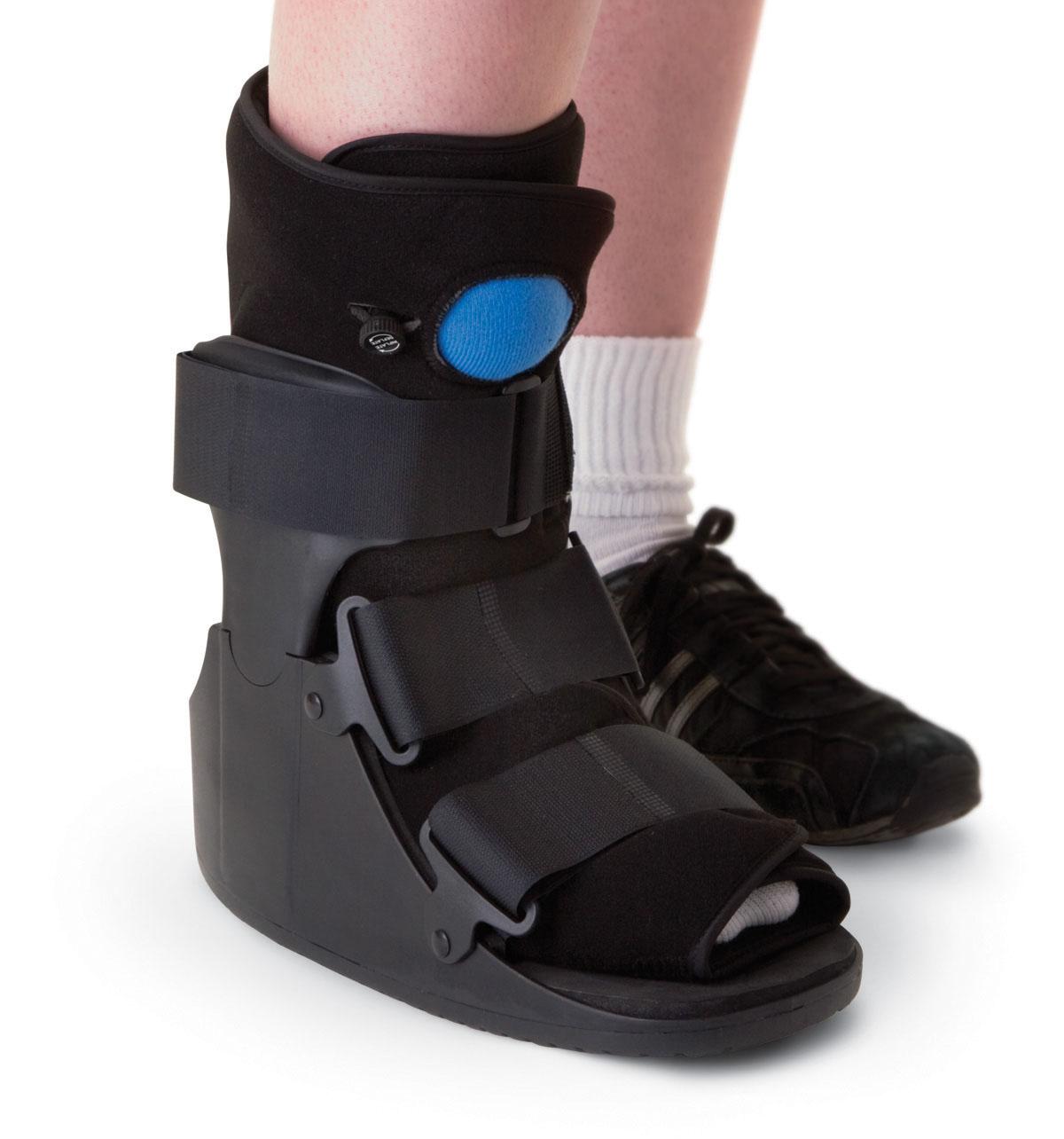 Medline Deluxe Pneumatic Ankle Walkers PF03431