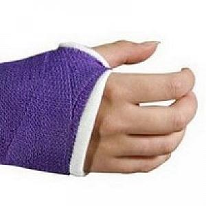Delta-Cast Conformable Fiberglass-Free Cast | Medline