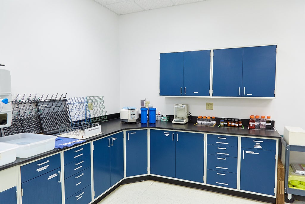 testing-laboratory-1024×683 Medline | testing-laboratory