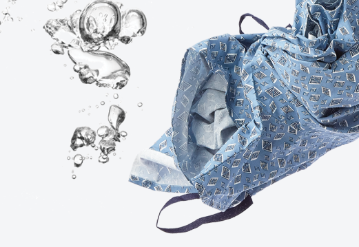 silvaclean Patient gown underwater with bubbles